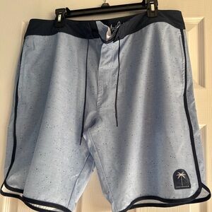 Travis Mathew Unlined Board Shorts Swim Trunks  Zippered  Pocket 38 Drawstring